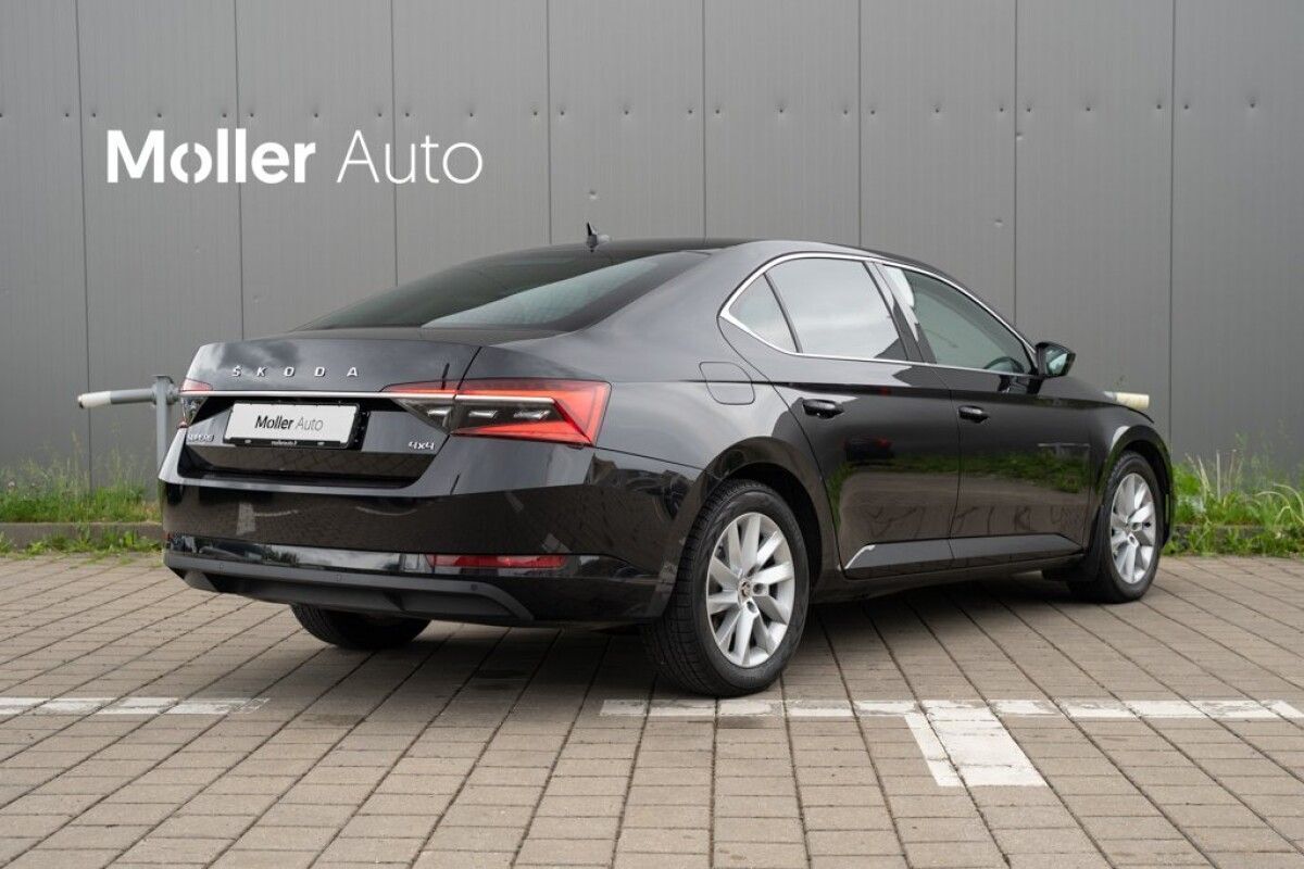 Škoda Superb 2020, photo 6/24