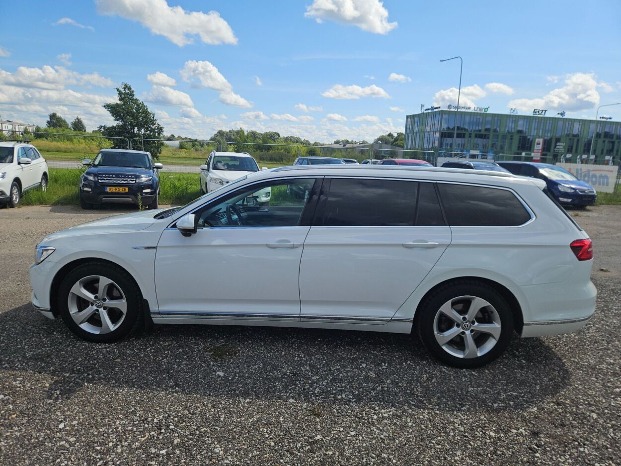 Volkswagen Passat 2015, photo 4/7