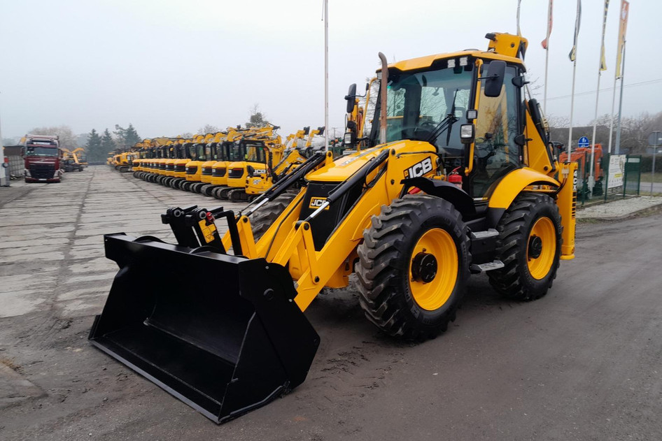 JCB 4CX PRO, 4.8, 81 kW, diesel, automatic, four-wheel drive
