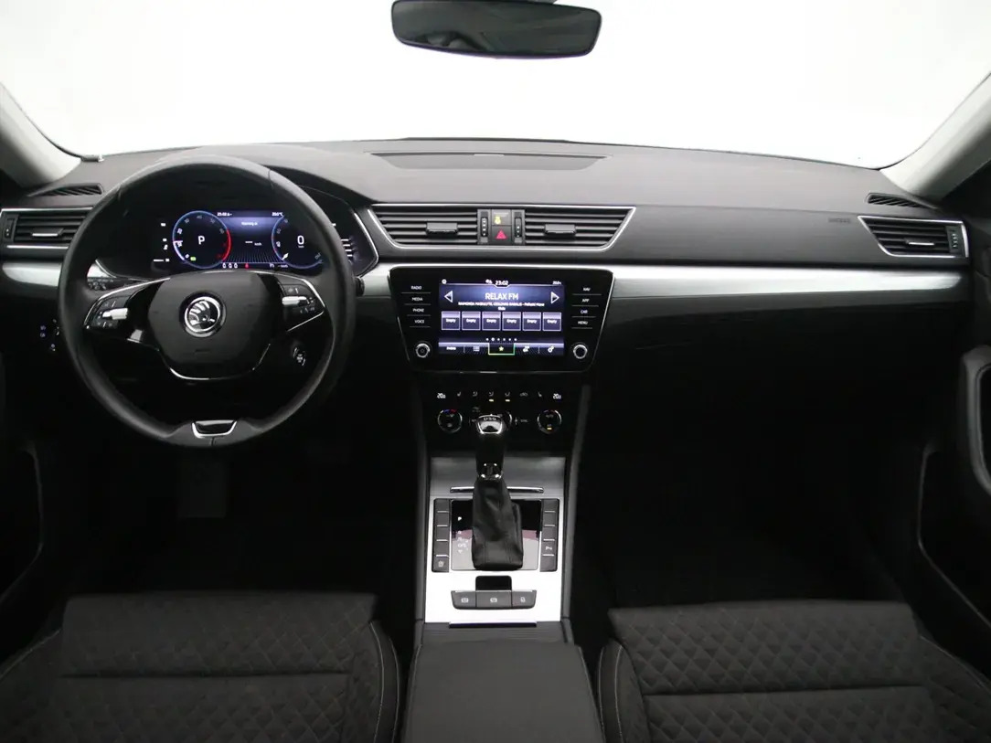 Škoda Superb 2022, photo 2/33