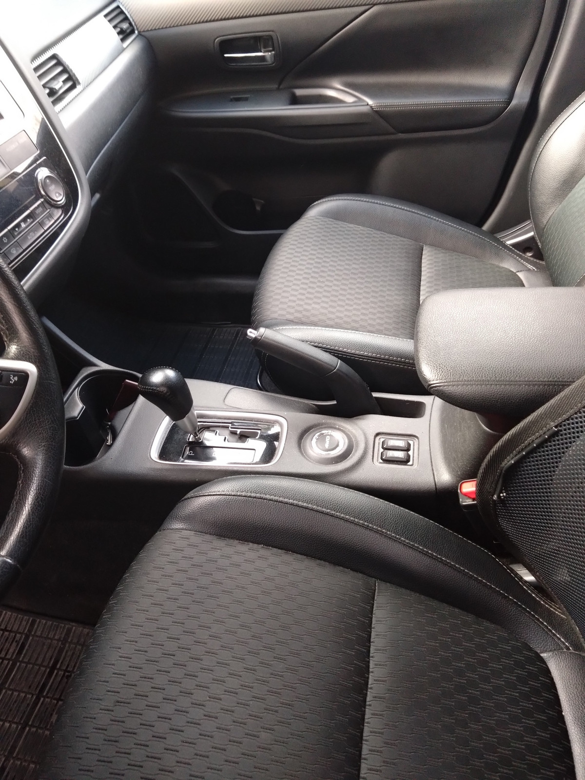 Mitsubishi Outlander 2015, kuva 5/7