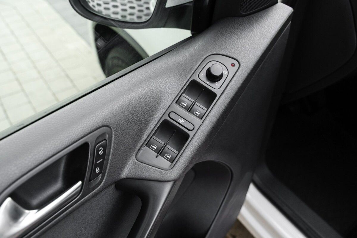 Volkswagen Tiguan 2011, kuva 7/10