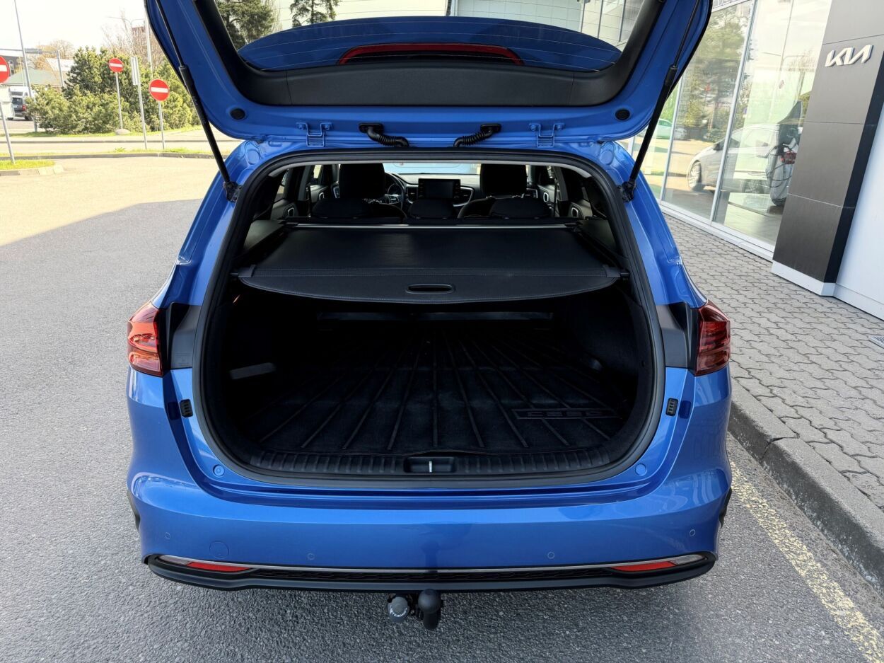 Kia cee'd Sportswagon 2023, photo 6/10