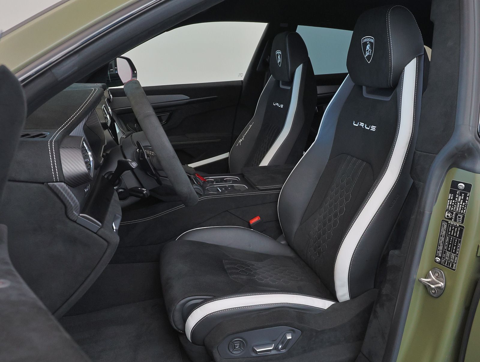 Lamborghini Urus Performante 490kW 2024, kuva 7/25
