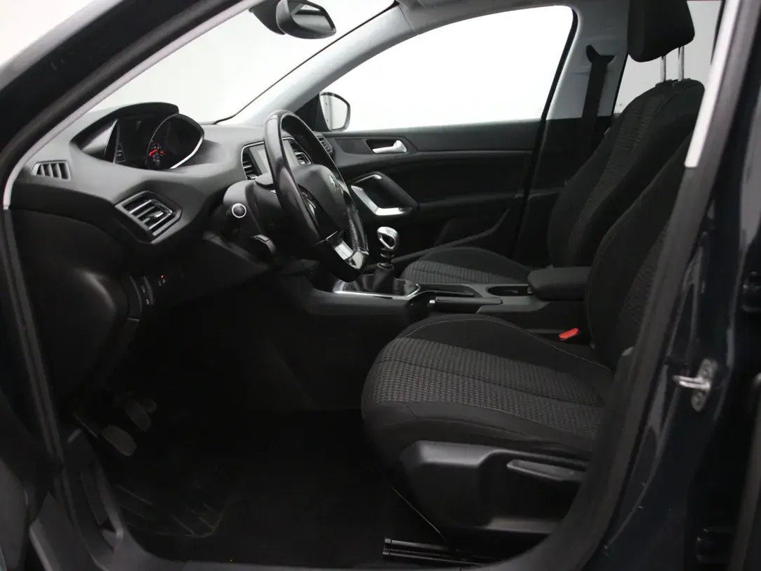 Peugeot 308 2017, photo 4/10