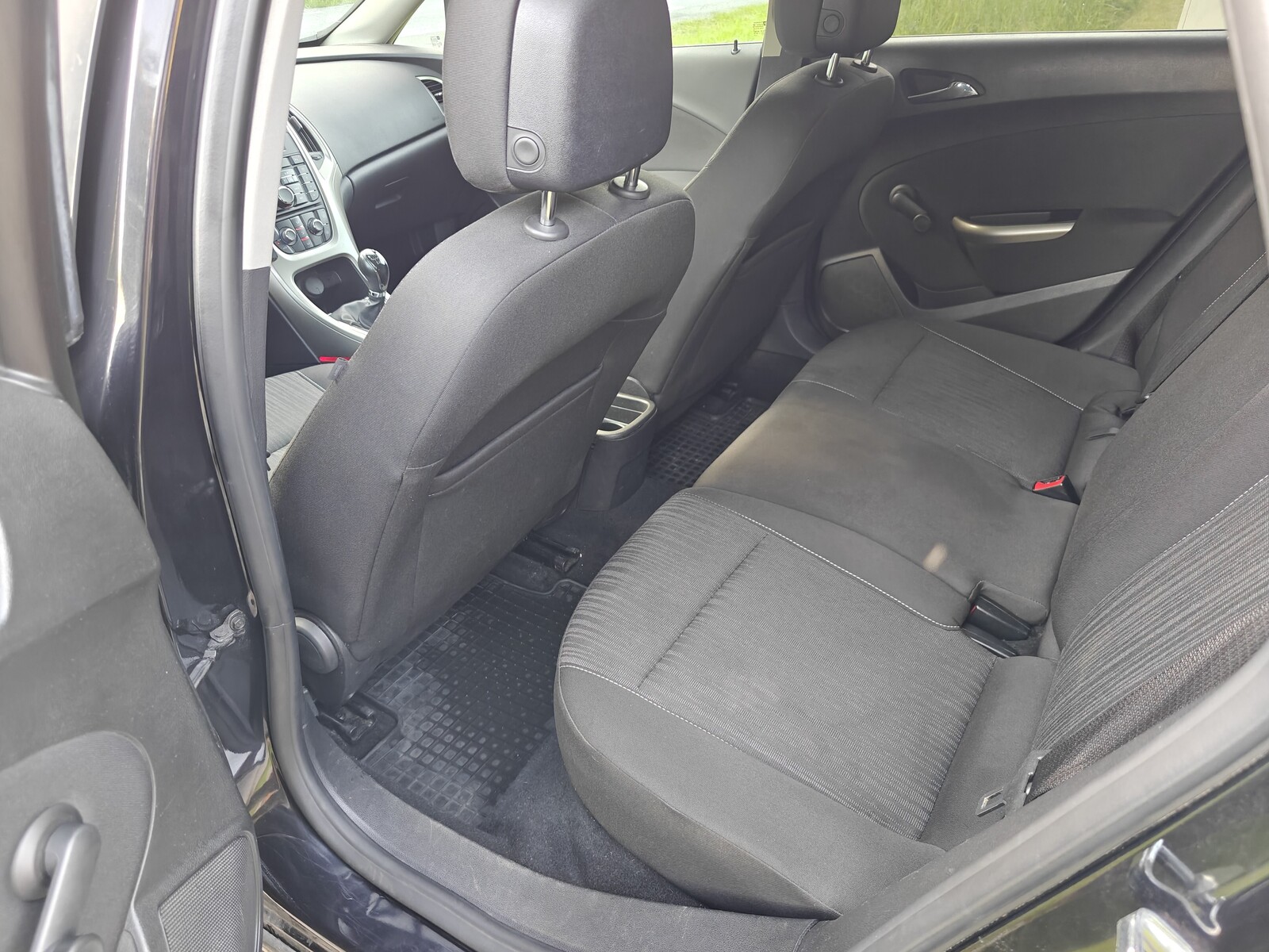 Opel Astra 2011, kuva 6/8