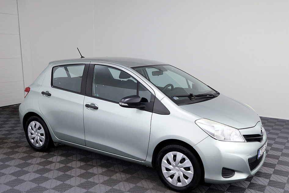 Toyota Yaris, 2012, 1.3, 73 kW, бензин, механическая, передний привод