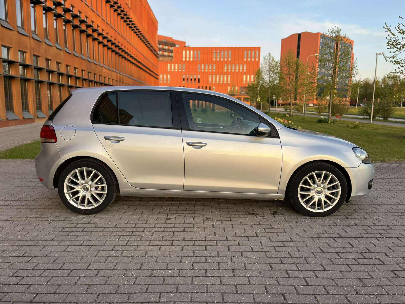 Volkswagen Golf 2009, kuva 4/10