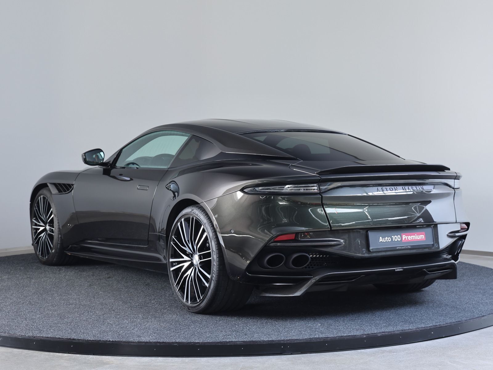 Aston Martin DBS V12 2022, kuva 3/10
