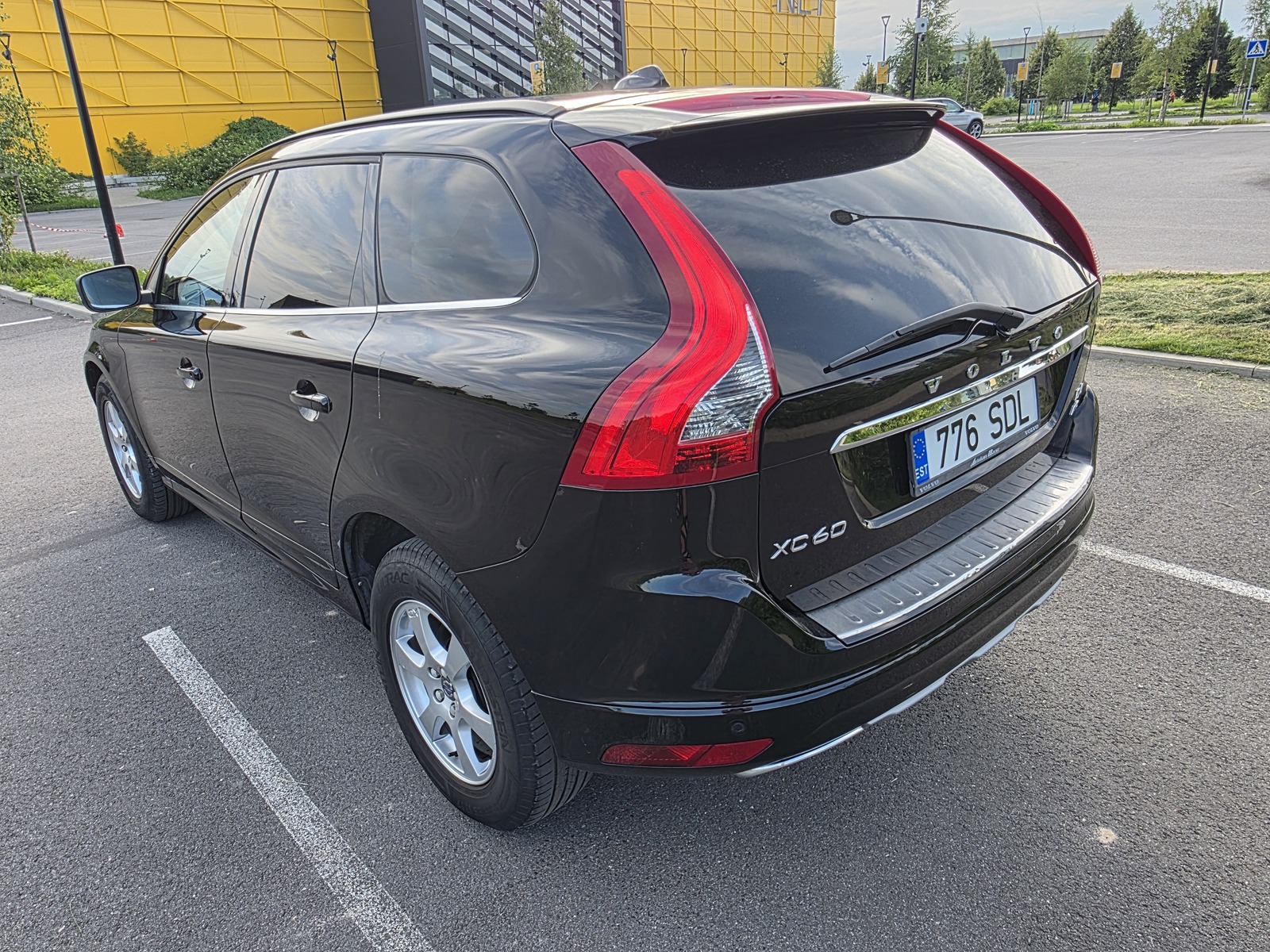 Volvo XC60 2016, photo 4/10