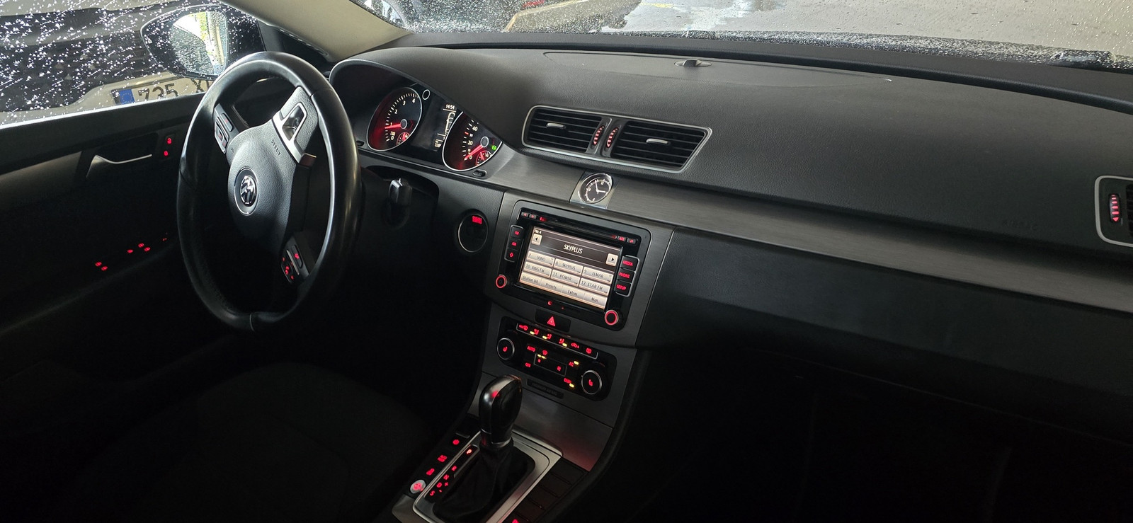Volkswagen Passat 2011, photo 3/4