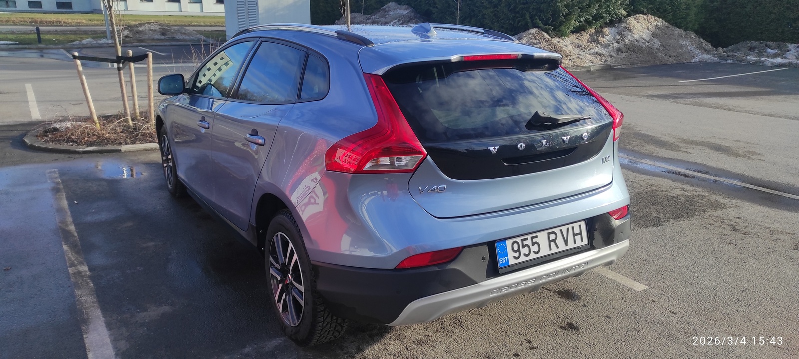 Volvo V40 Cross Country 2017, photo 6/8
