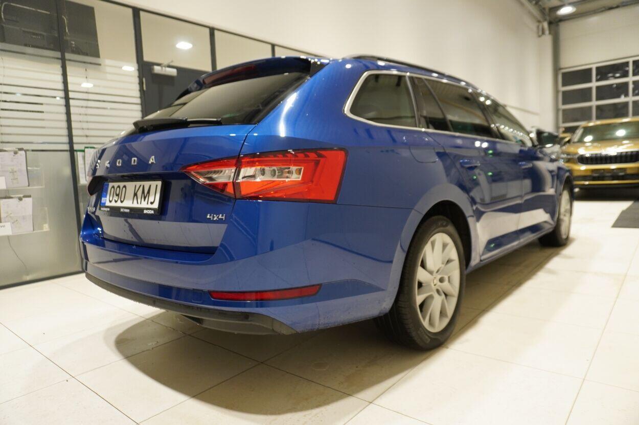 Škoda Superb 2021, photo 3/10