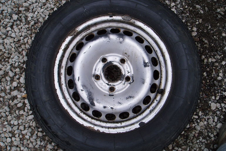 Used alloy wheel+summer tire 195/65R15,