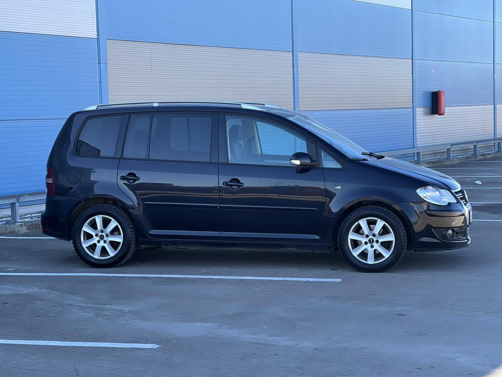 Volkswagen Touran 2008, photo 4/10