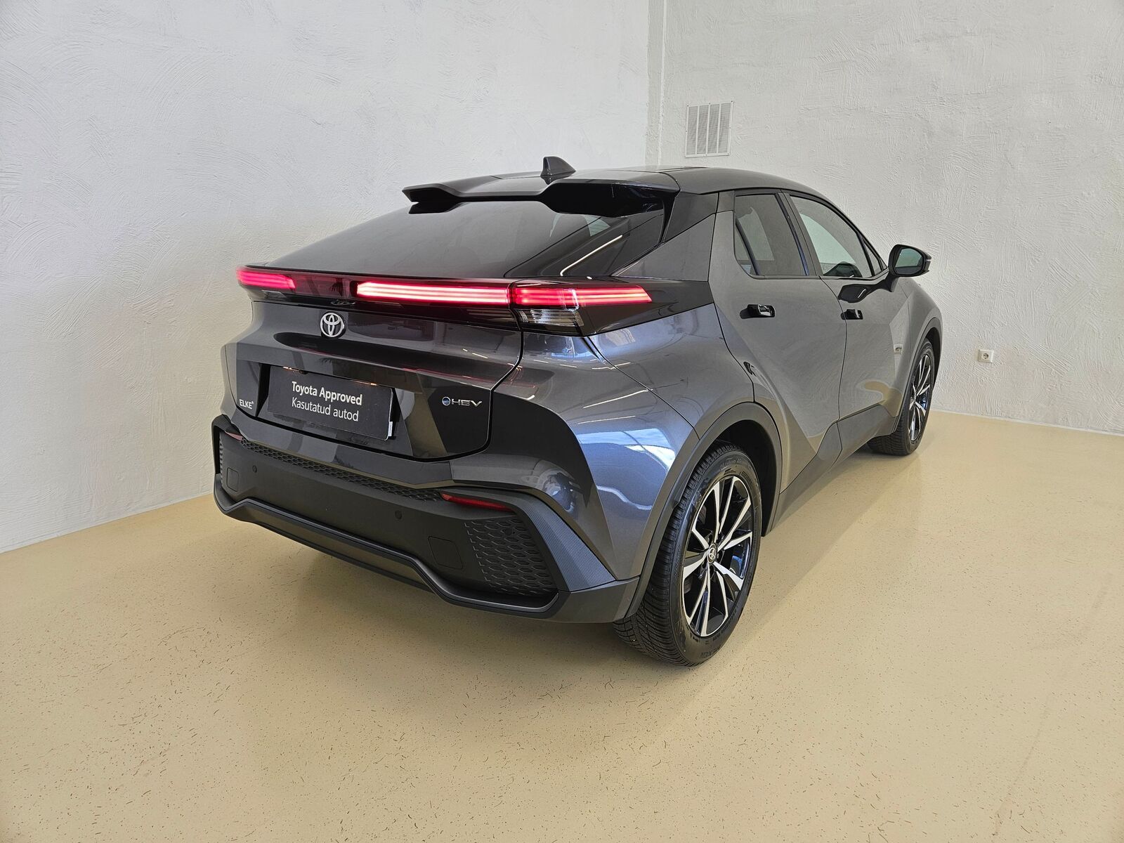 Toyota C-HR Style Plus 1.8 72kW 2025, kuva 2/28