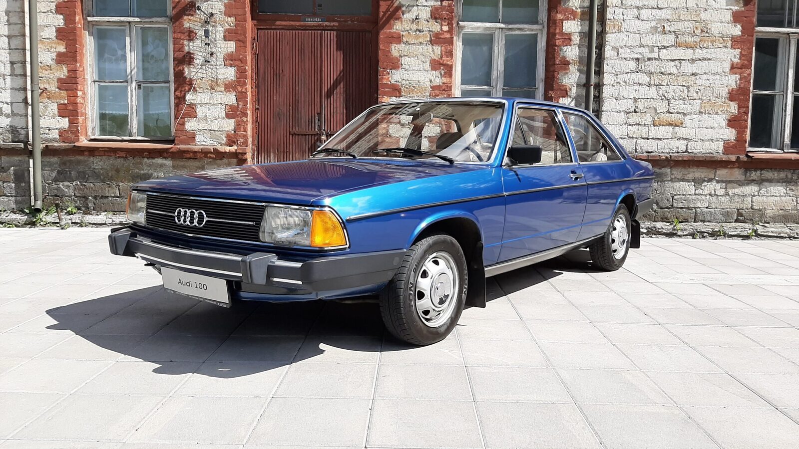 Audi 100 2D Sedan 2.0 84kW 1977, photo 3/13