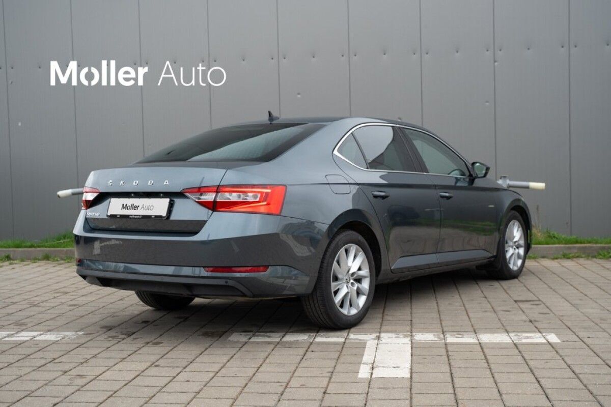 Škoda Superb 2019, photo 6/21