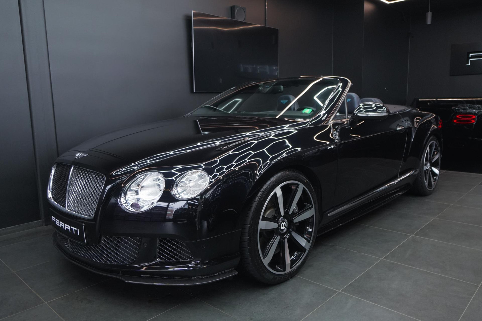 Bentley Continental GTC 2013, photo 2/19