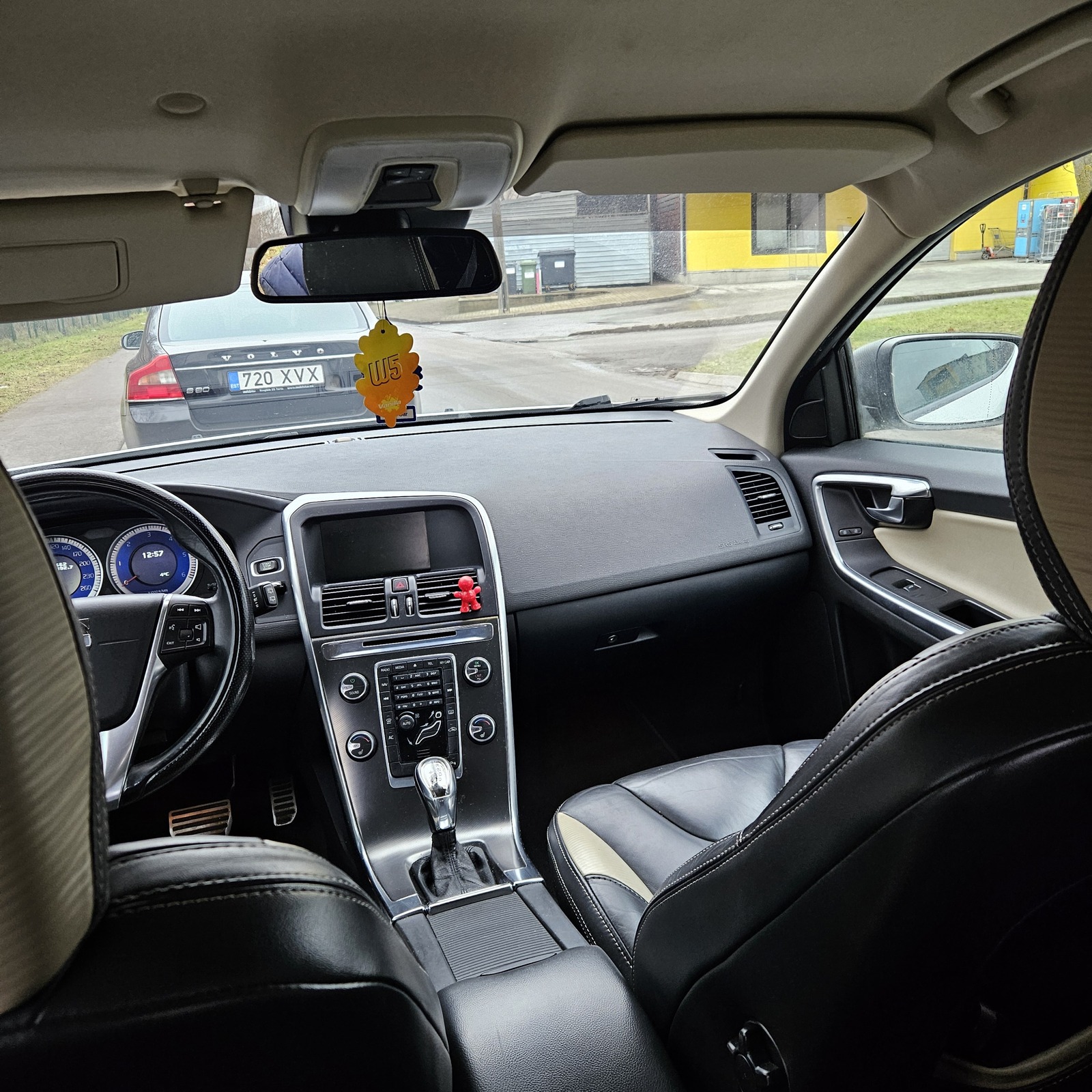 Volvo XC60 2013, photo 3/5