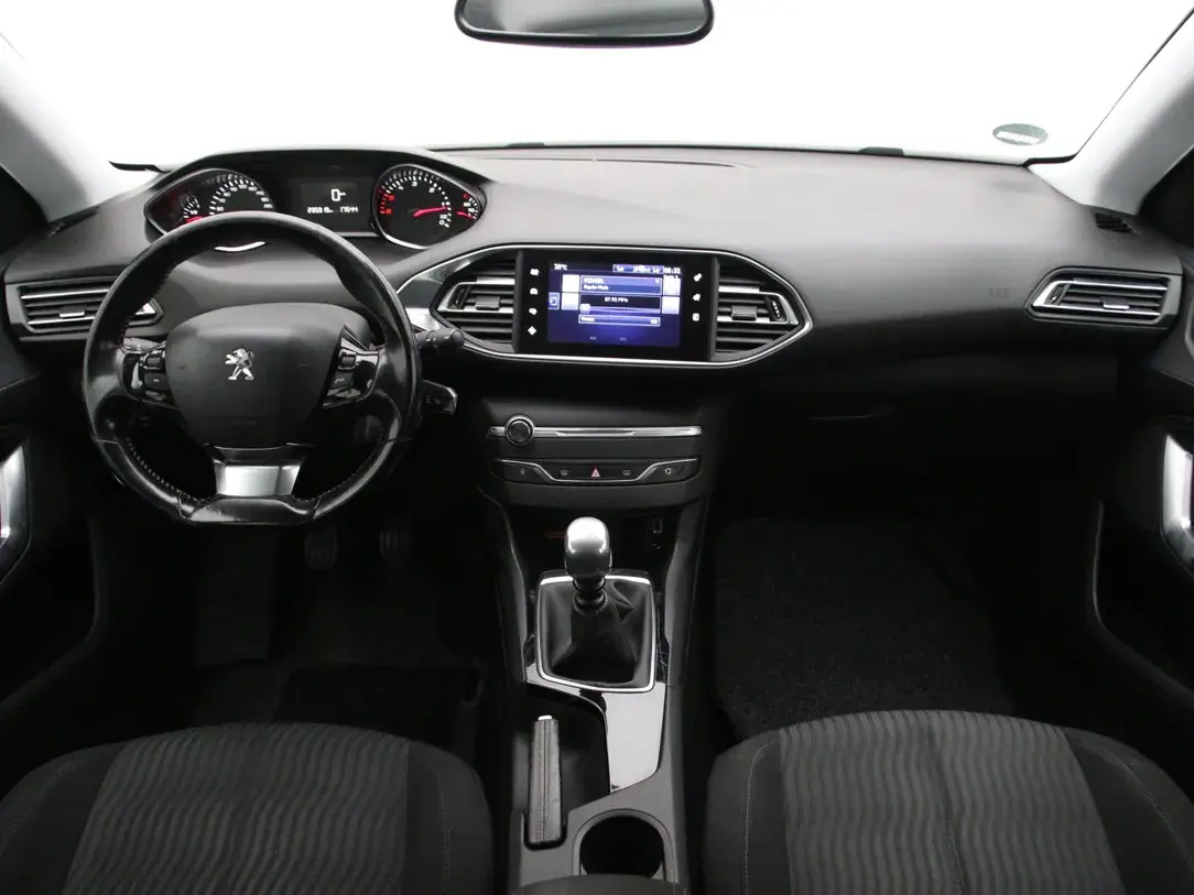 Peugeot 308 2015, photo 2/35