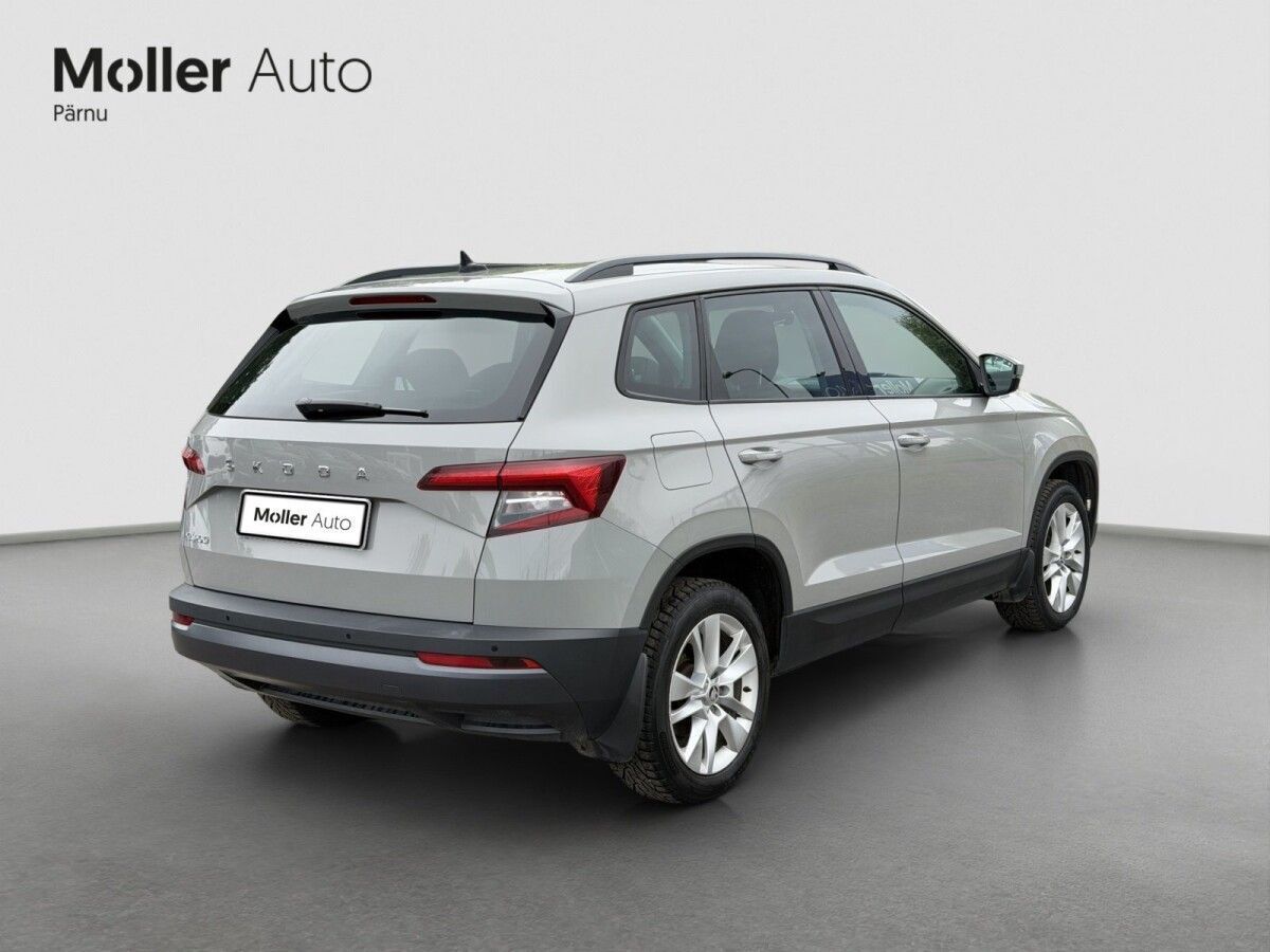 Škoda Karoq 2021, photo 2/17