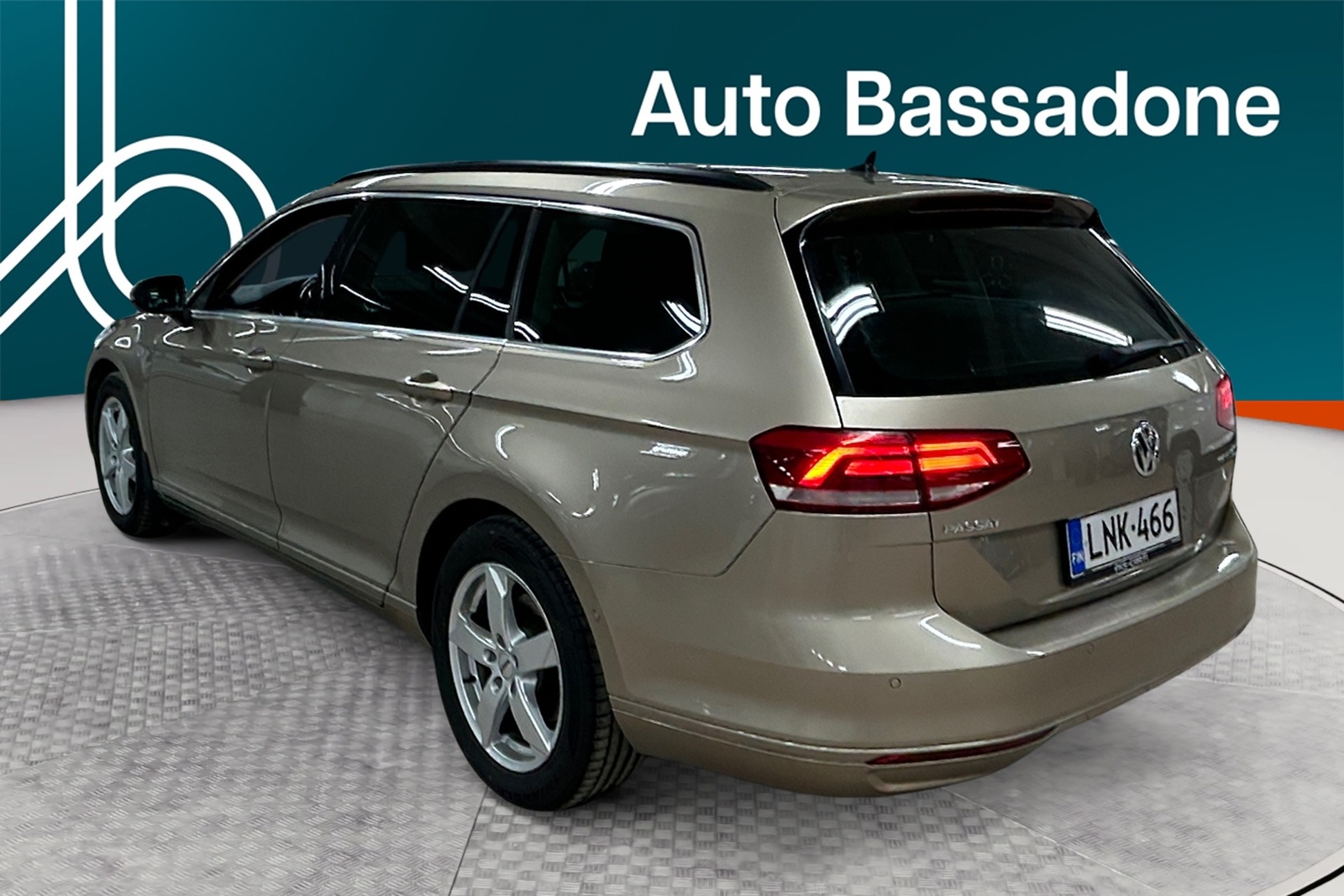 Volkswagen Passat 2016, photo 3/22