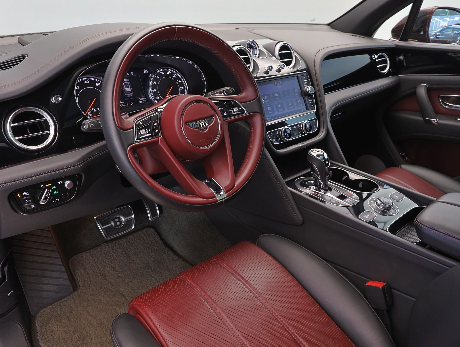 Bentley Bentayga 2019, photo 7/21