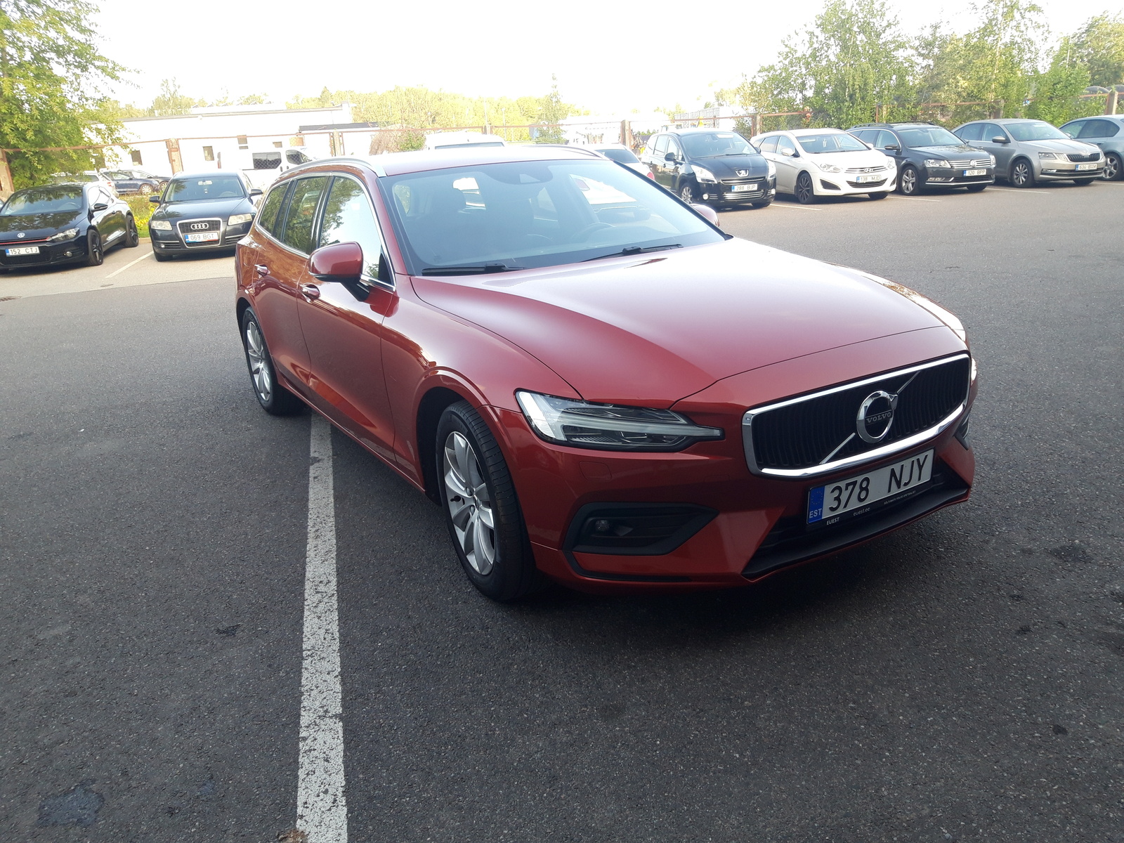 Volvo V60 2020, photo 3/6