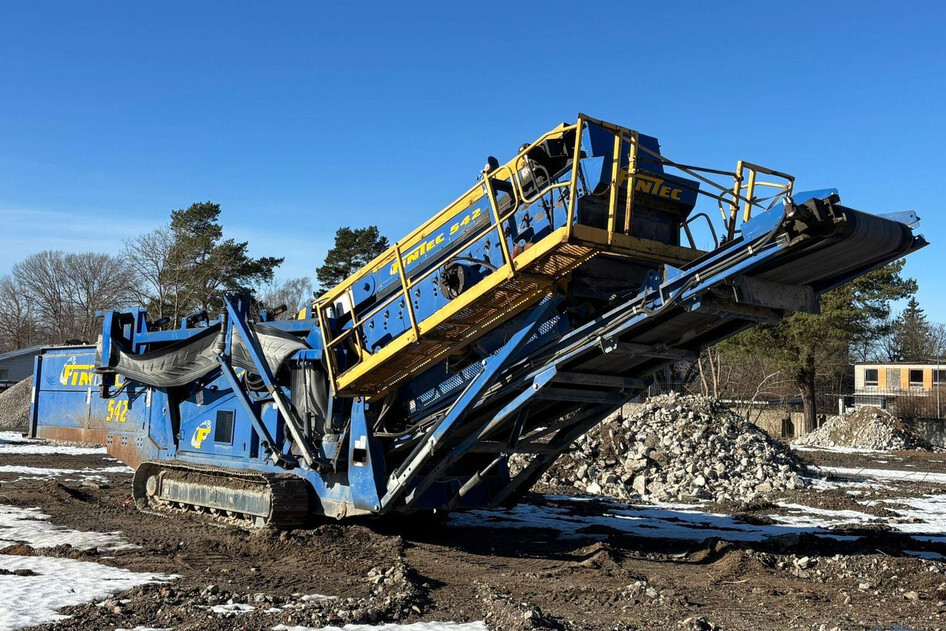 Fintec 542, 74 kW, дизель
