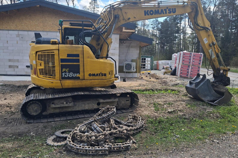 Komatsu PC138