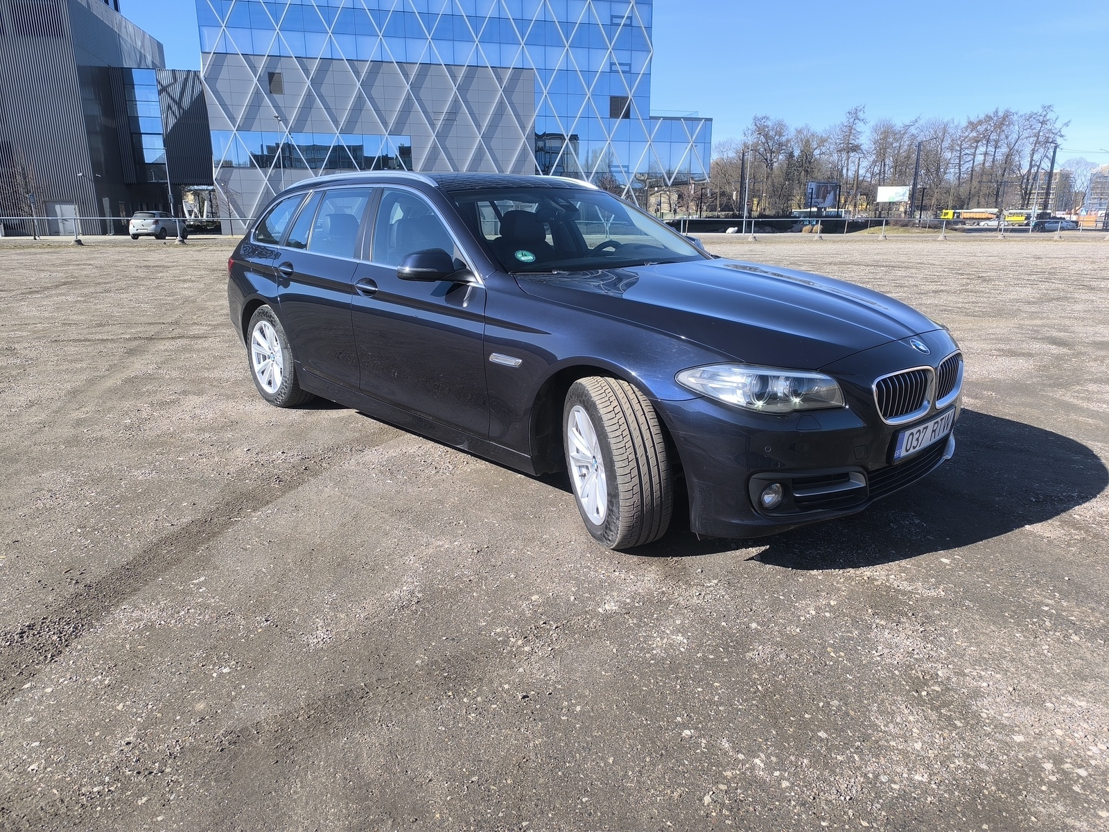 BMW 520 2016, photo 5/27