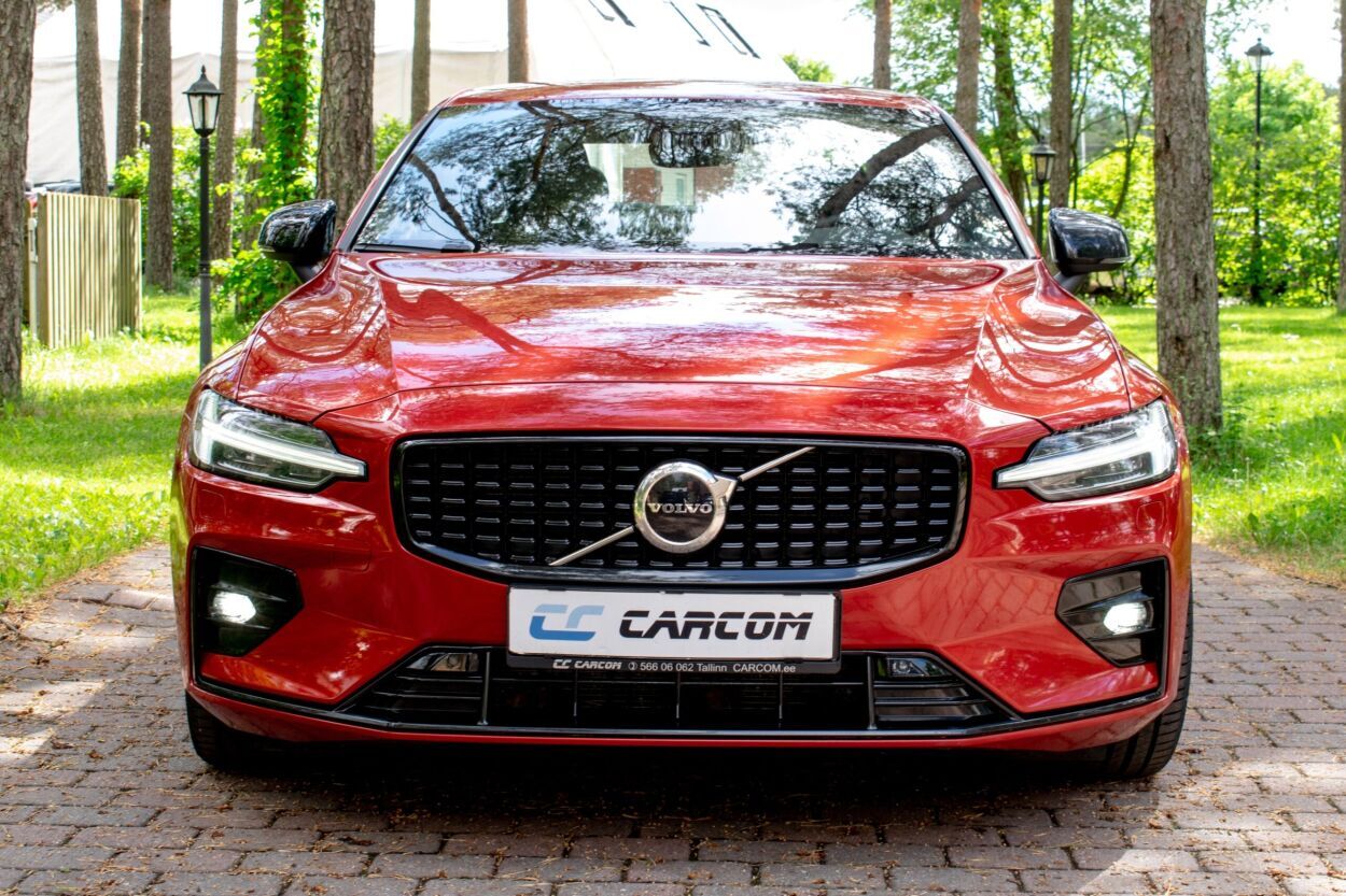 Volvo S60 2023, photo 5/17