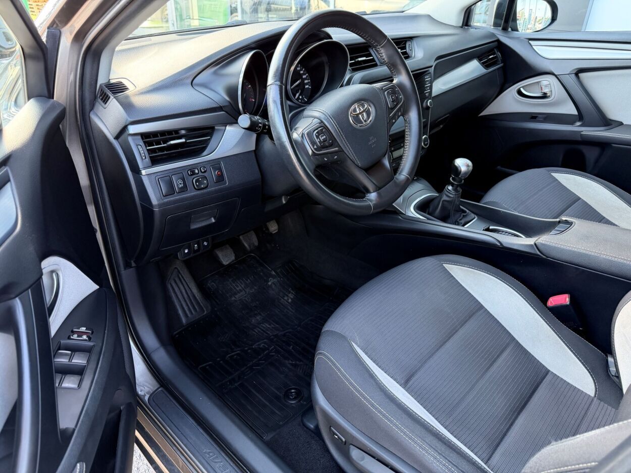 Toyota Avensis 2017, photo 7/10