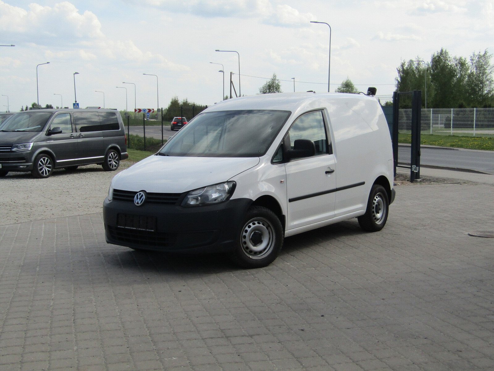Volkswagen Caddy 2011, kuva 2/16