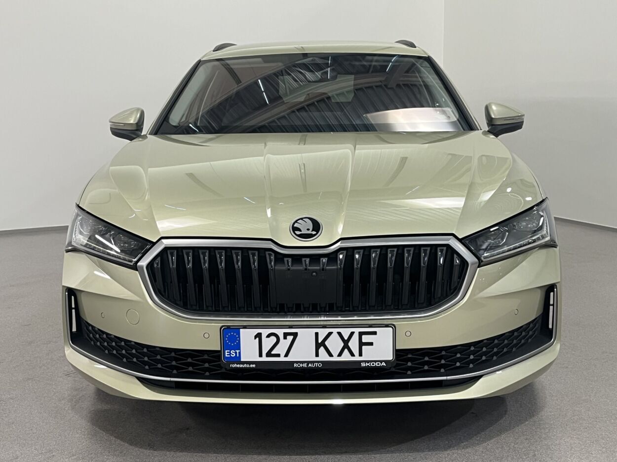 Škoda Superb 2025, photo 2/32