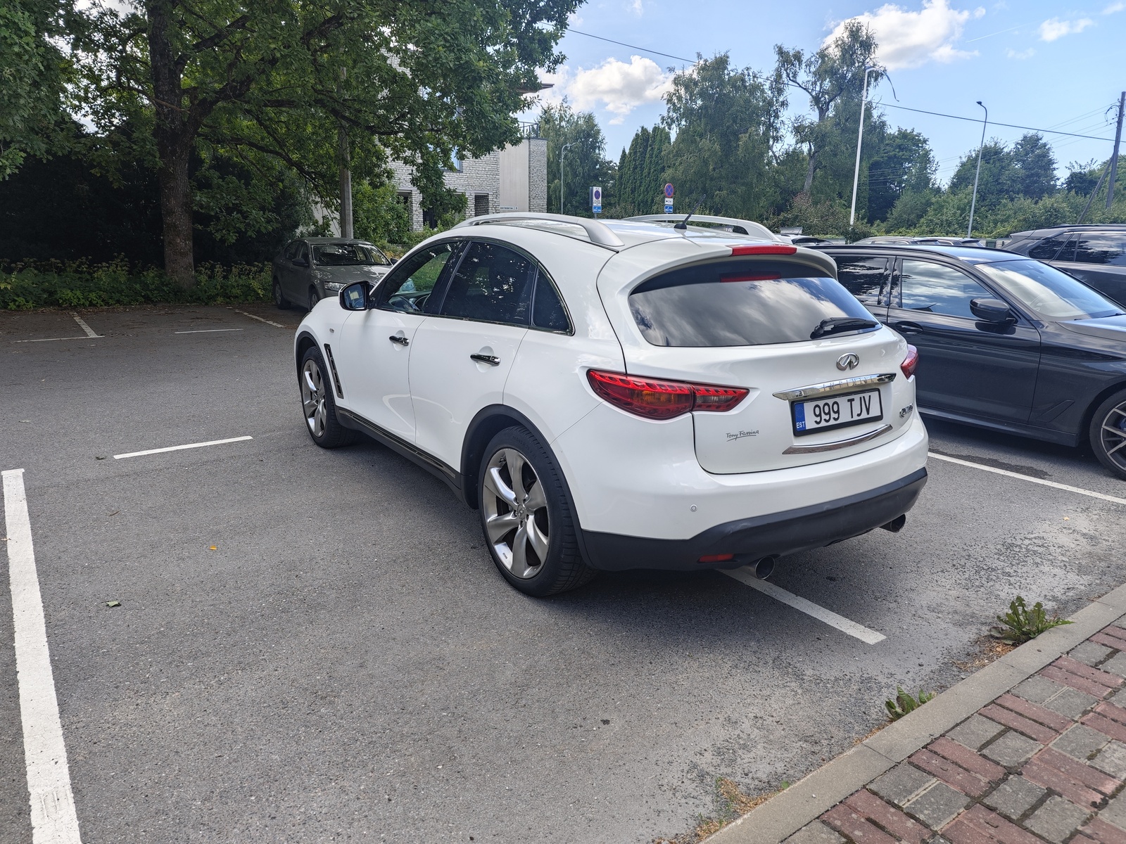 Infiniti QX70 2012, kuva 4/11