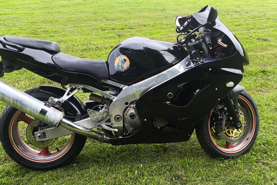 Kawasaki ZX 900C, 1999, 0.9, 105 kW, бензин, механическая, задний привод