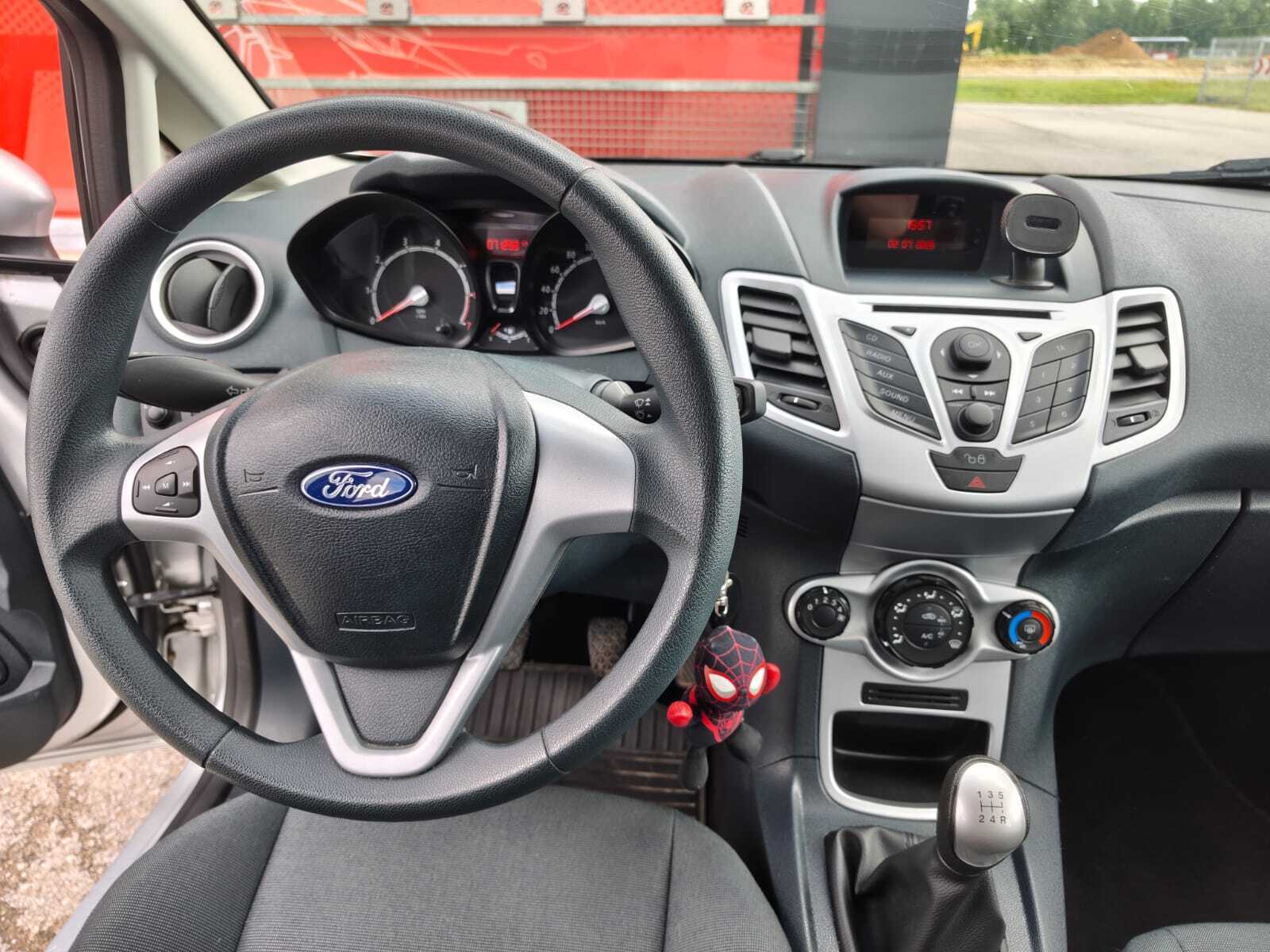 Ford Fiesta 2012, photo 5/9