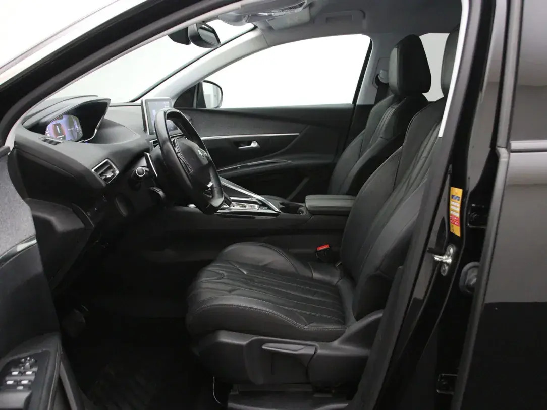 Peugeot 5008 ALLURE 1.5 96kW 2020, kuva 4/37