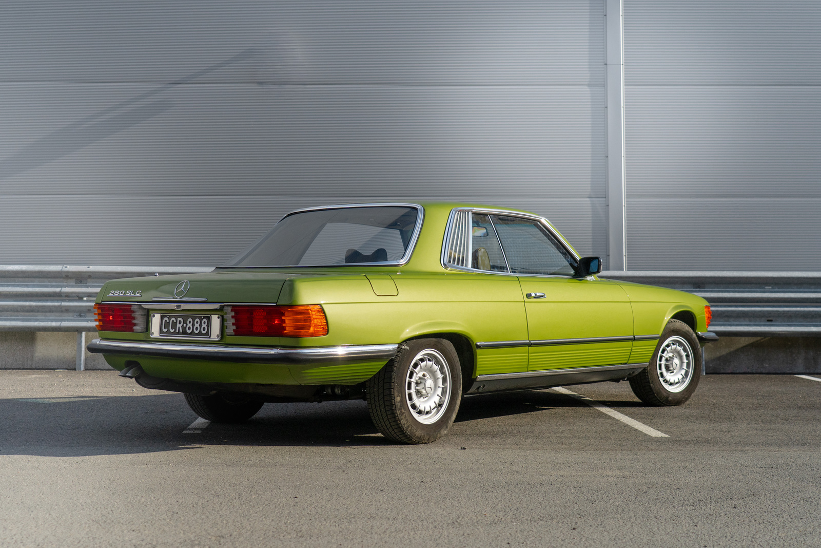 Mercedes-Benz 280 1976, photo 6/25