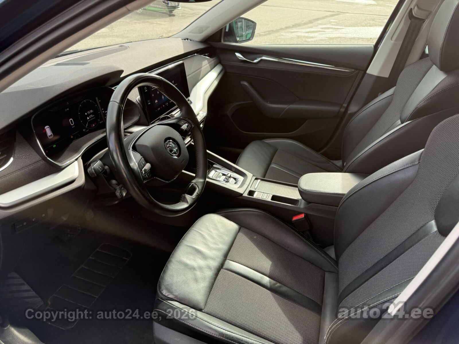 Škoda Octavia 2021, photo 3/4