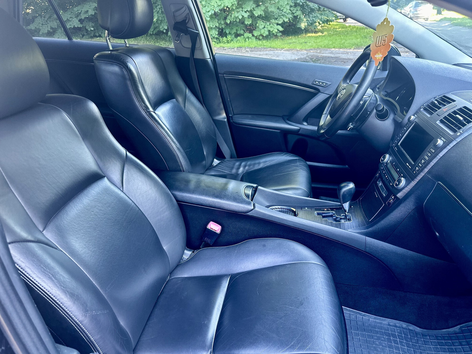 Toyota Avensis 2011, photo 7/17