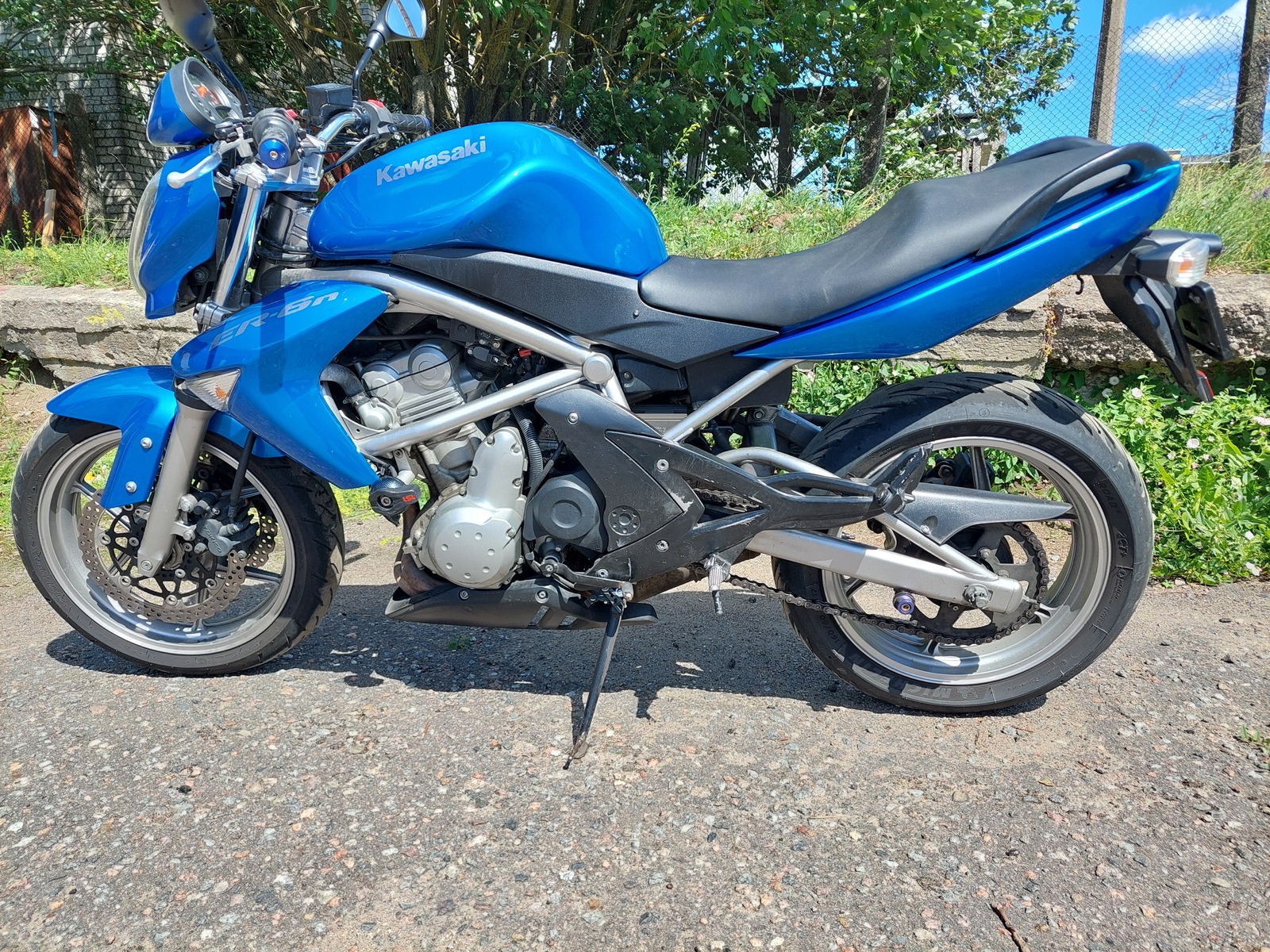 Kawasaki ER-6n 2009, photo 2/5
