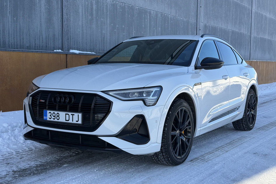 Audi e-tron, 2022, 158 kW, electric, automatic, four-wheel drive