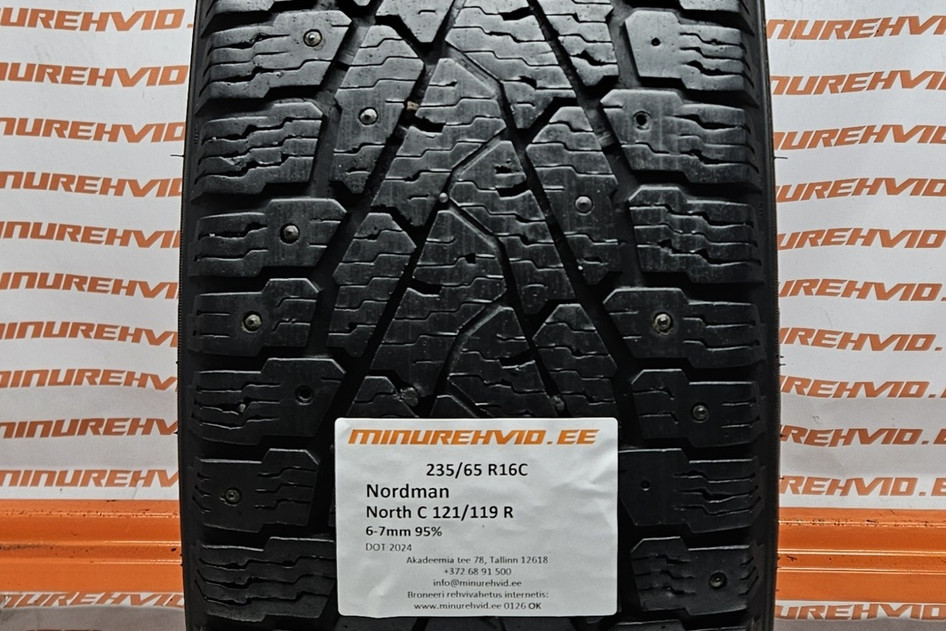 Подержанный шипованная шина 235/65R16 North C 121/119 R