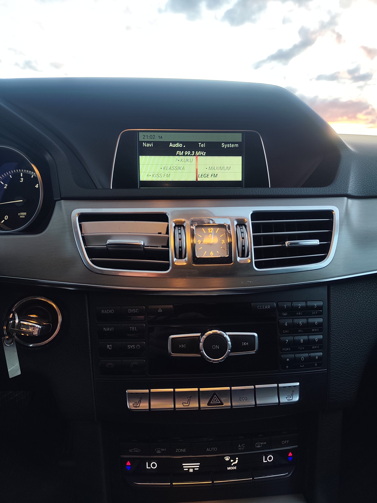 Mercedes-Benz E 200 2013, kuva 5/8
