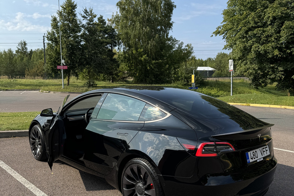 Tesla Model 3, 2021, 155 kW, электричество, автомат, полный привод