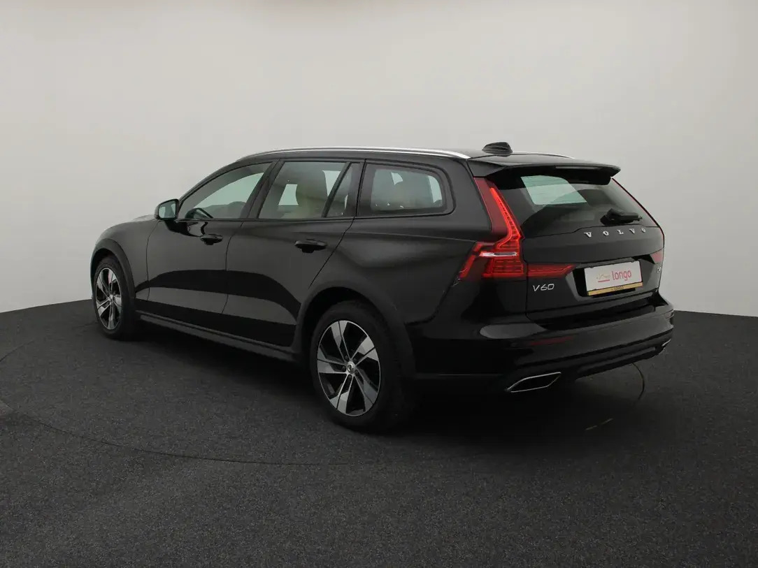 Volvo V60 Cross Country 2019, photo 7/40