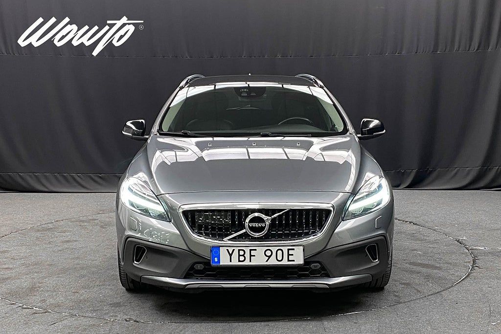 Volvo V40 Cross Country 2019, photo 2/21